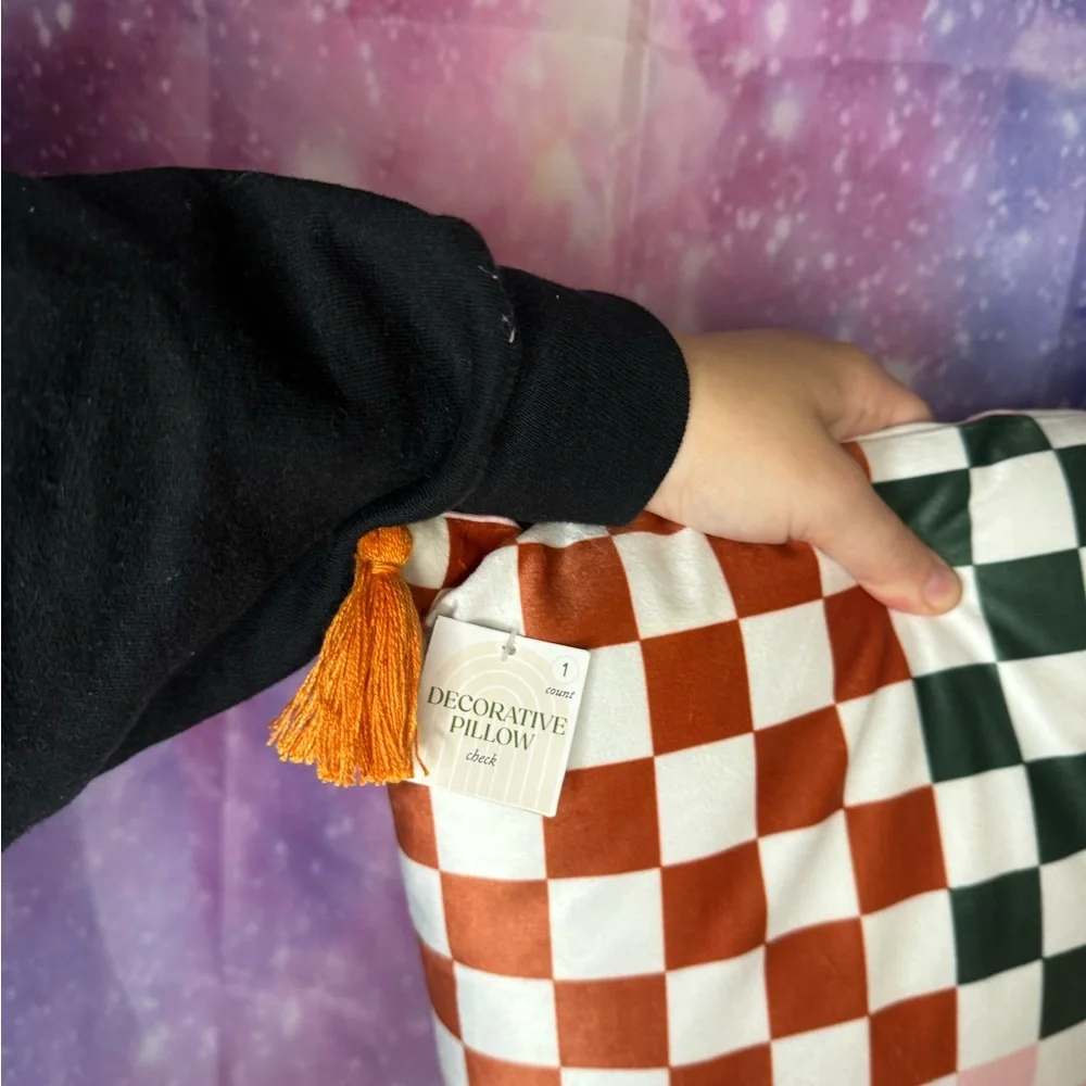 New room essentials checkered pillow 🛍